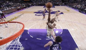 Golden State Warriors v Sacramento Kings