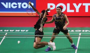 Pebulutangkis ganda putra Indonesia, Fajar Alfian/Muhammad Shohibul Fikri bertanding melawan ganda putra Tiongkok, Chen Bo Yang/Liu Yi pada babak pertama Polytron Indonesia Open 2026, di Istora Senayan, Jakarta, Rabu(03/06/2026).  Ganda putra Fajar/Fikri gagal  melangkah ke babak selanjutnya setelah kalah dengan skor 21-13, 21-14 MI/RAMDANI