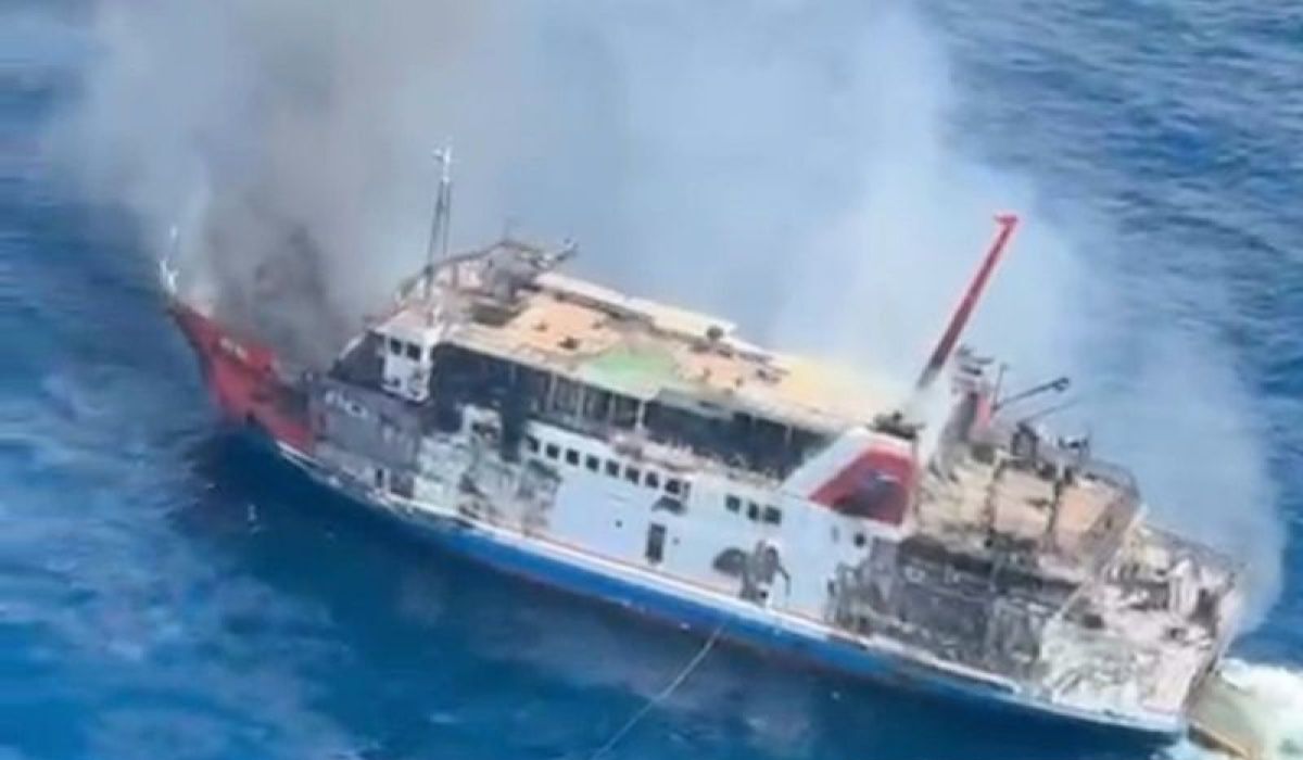 Kebakaran KMP Putri Yasmin di Selat Lombok, Kapal ASDP Bantu Evakuasi