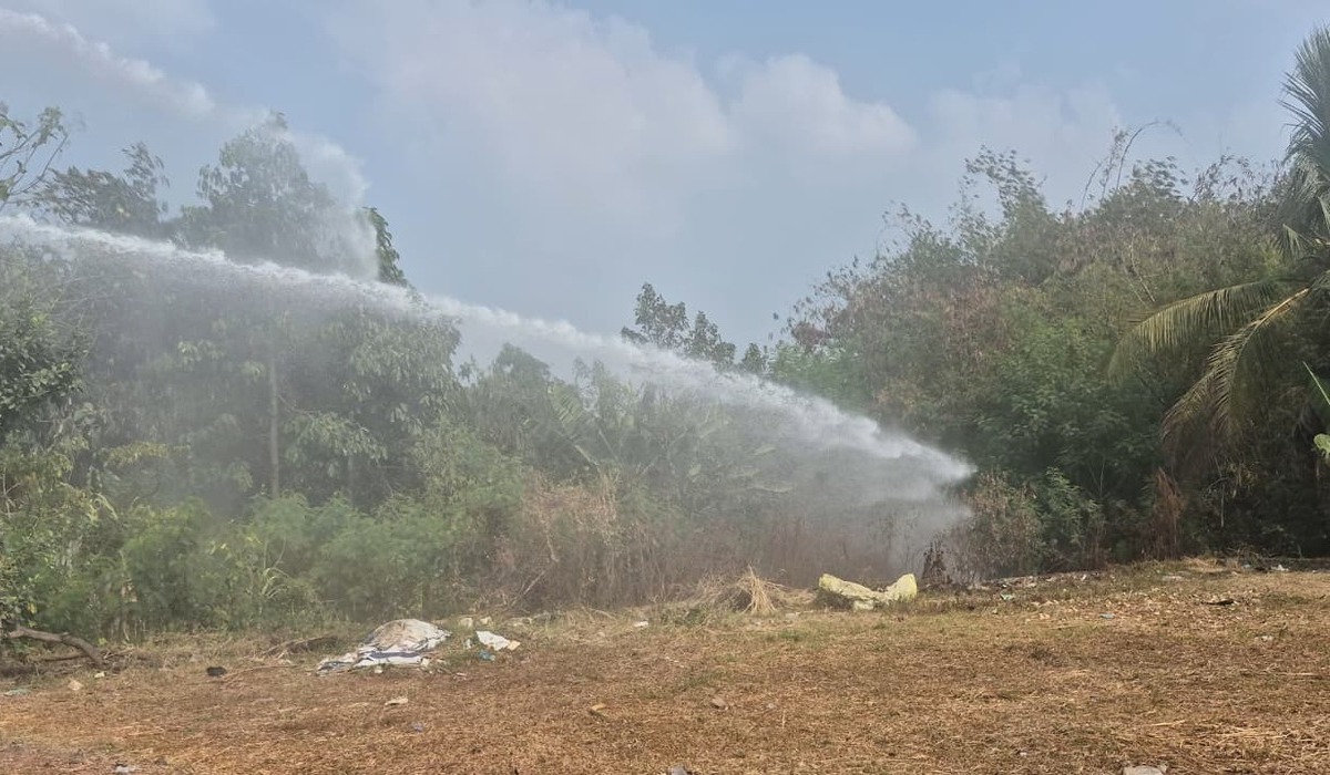 Cegah Karhutla, Polres Purwakarta Siram Puluhan Hektare Lahan Kering