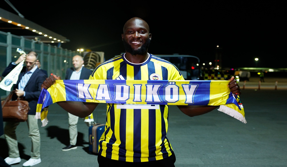 Romelu Lukaku Resmi Gabung Fenerbahce dari Napoli