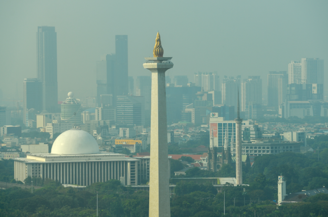 Udara Jakarta tak Sehat Pagi Ini, Warga Diimbau Pakai Masker