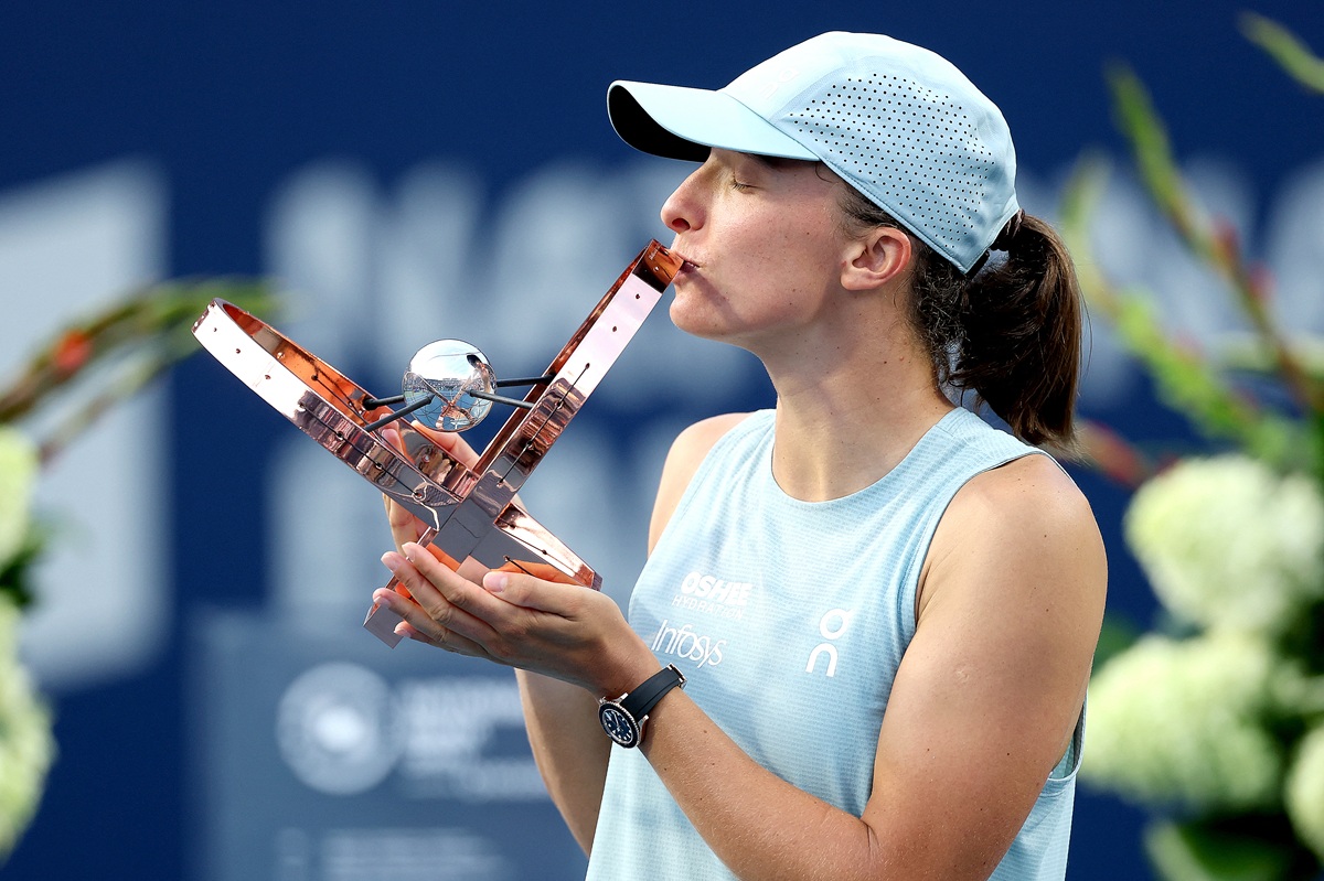Bungkam Elena Rybakina, Iga Swiatek Sabet Gelar Pertama 2026 di Toronto
