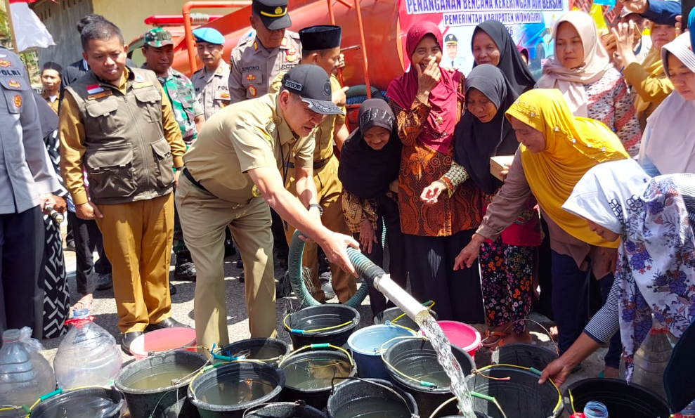 Warga Panimbang Rasakan Air Bersih
