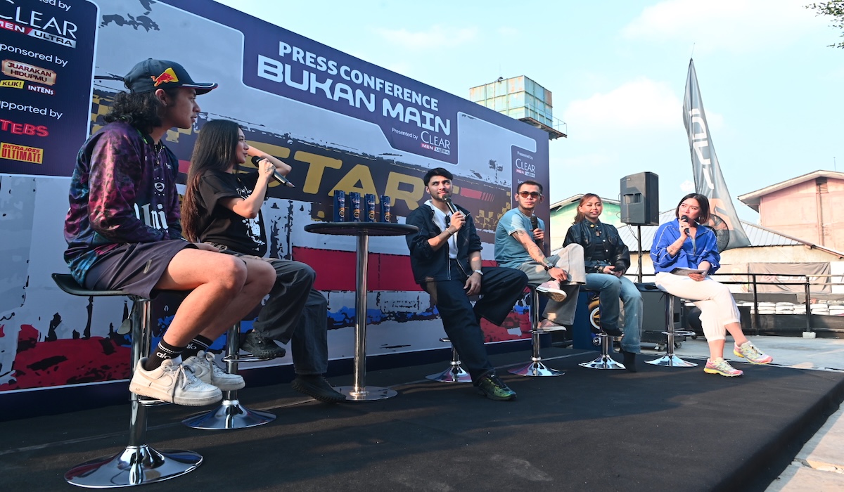 CLEAR MEN ULTRA Dukung VINDES Bukan Main Atasi Masalah Helmet Hair