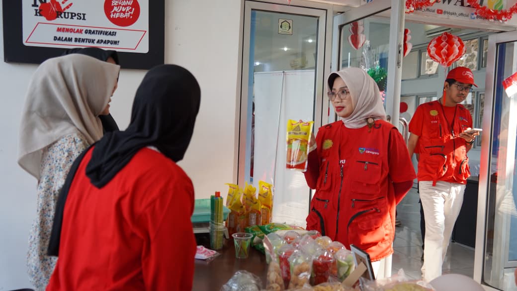 Meriahkan HUT ke-81 RI dengan Pengobatan Hewan Gratis Hingga Bazar Pangan Murah