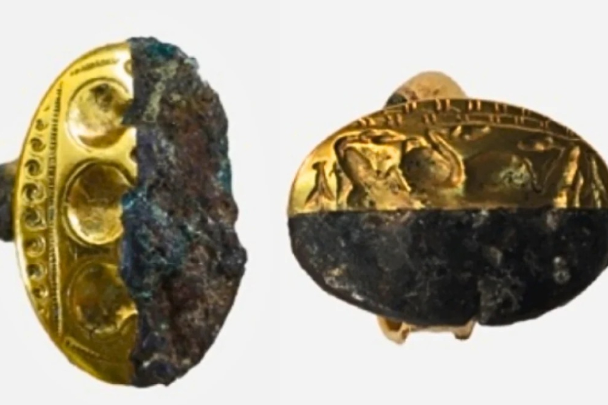 Cincin Elite Yunani Kuno Ternyata Dibuat dari Besi Meteorit
