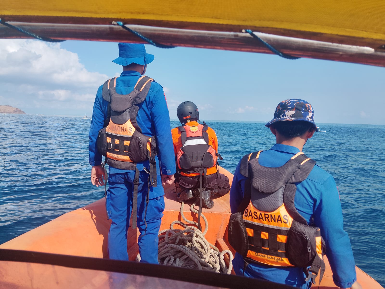 Hari Keempat, Tim SAR Sisir Korban KMP Putri Yasmin di Selat Lombok hingga Nusa Penida