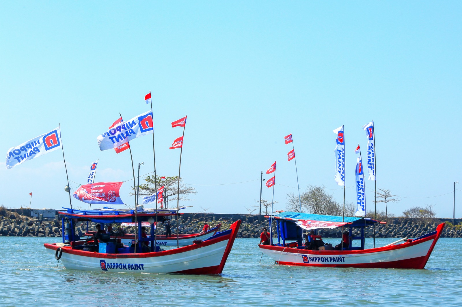 Semarak HUT ke-81 RI, 200 Gapura dan 4.800 Kapal Nelayan Dicat Merah Putih