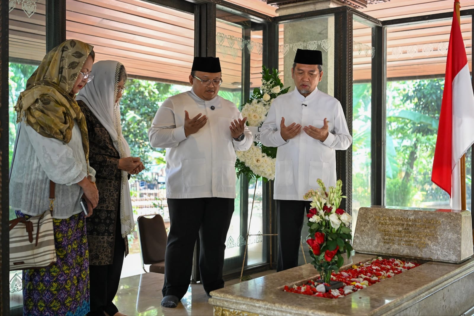 Ziarah ke Makam Prolamator, PKS Teladani Pemikiran Bung Karno dan Bung Hatta