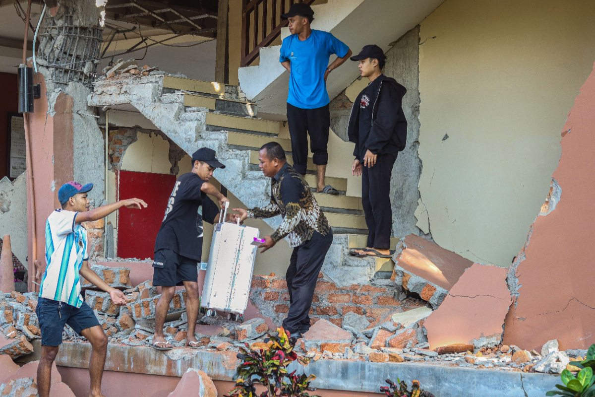 TNI Kerahkan 1.267 Personel ke Wilayah Terdampak Gempa NTT