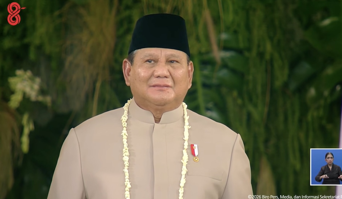 Presiden Prabowo Pimpin Upacara Penurunan Bendera HUT Ke-81 RI