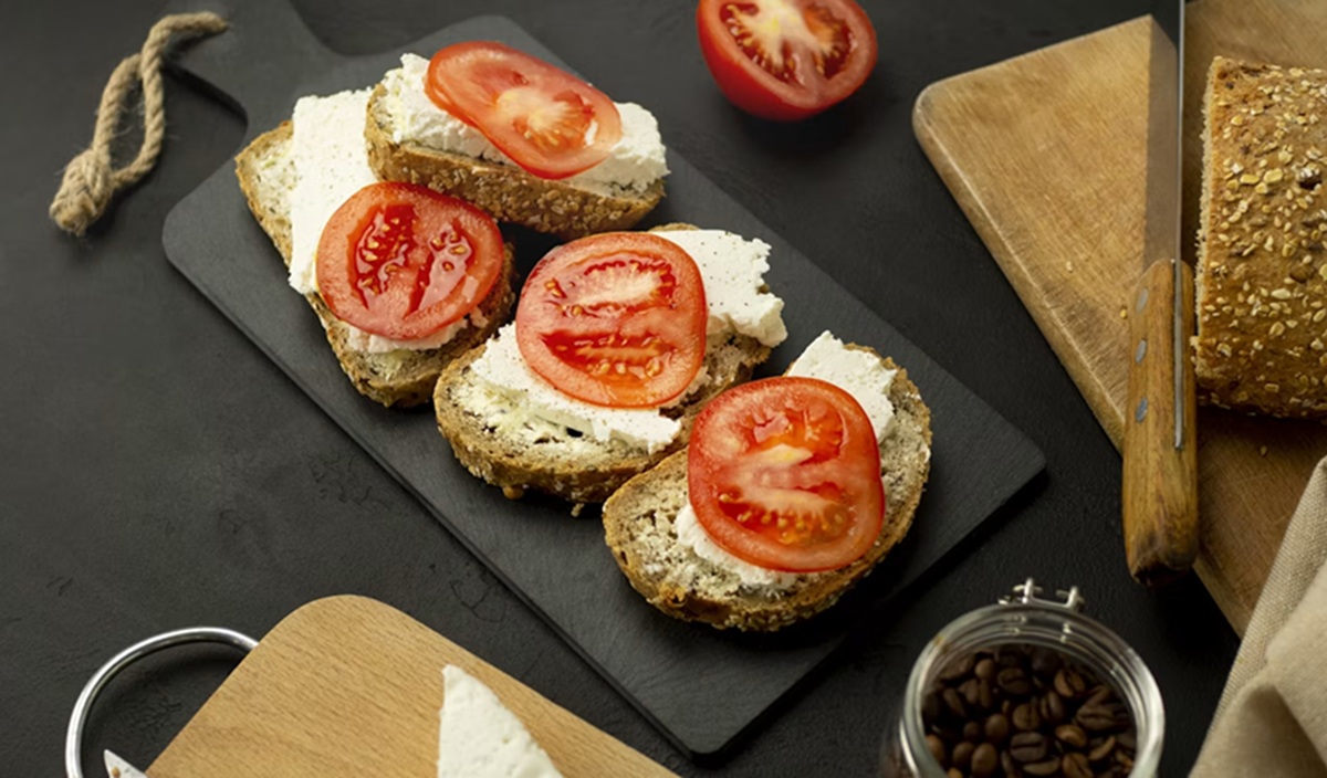 Cara Membuat High-Protein Tomato Sandwich, Lezat dan Mengenyangkan
