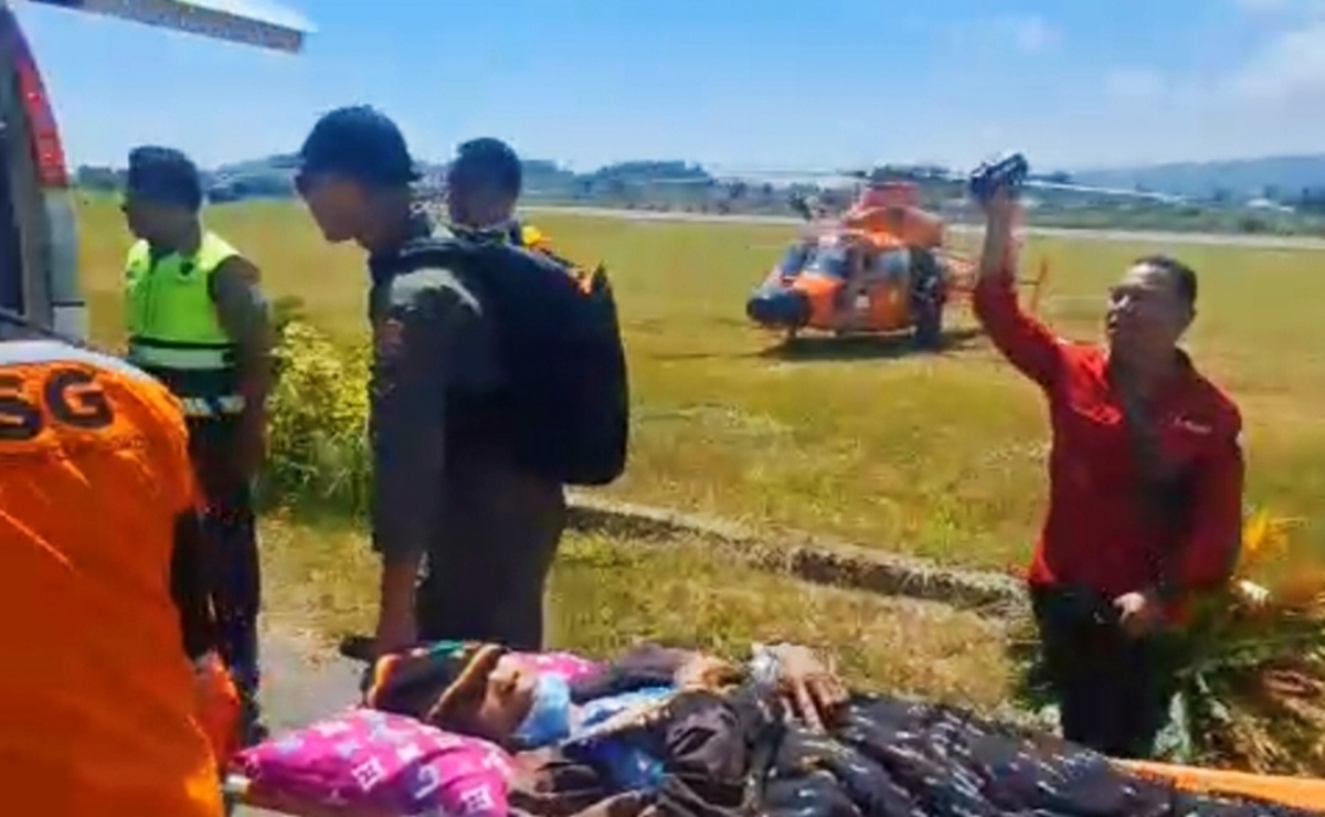 3 Korban Gempa Manggarai Timur Dievakuasi dengan Helikopter Basarnas
