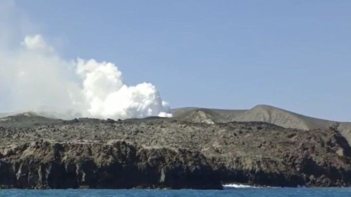 Gunung Anak Krakatau Siaga, Warga Lampung Selatan Diminta Waspada