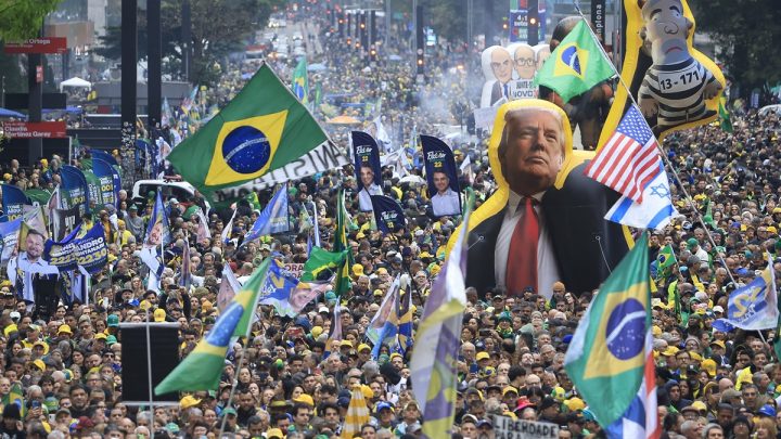 Ribuan Pendukung Flavio Bolsonaro Padati Sao Paulo, Kritik Dugaan Korupsi Pengadilan