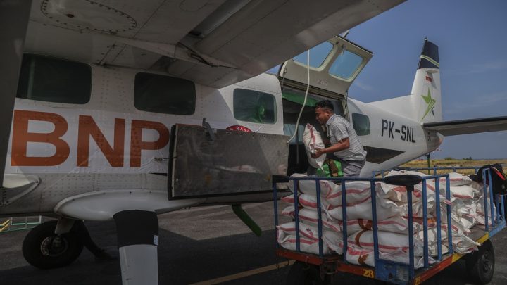 Operasi Modifikasi Cuaca Dilanjutkan untuk Bersihkan Abu Anak Krakatau