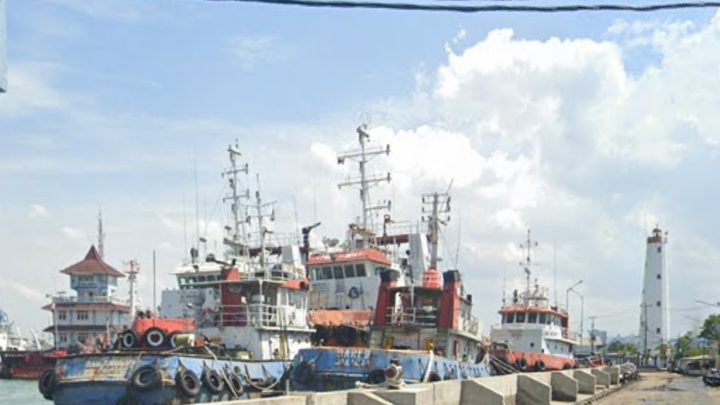 Waspada Gelombang Tinggi 4 Meter di Jawa Tengah, Ribuan Nelayan Berhenti Melaut