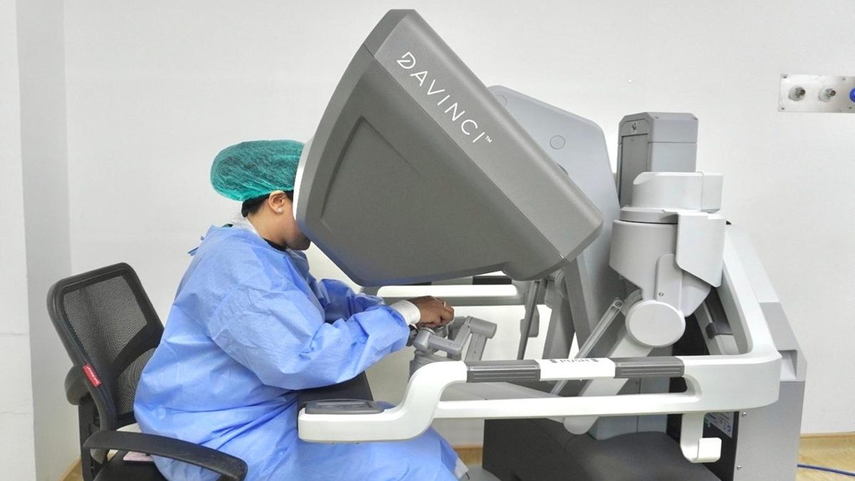 Mengenal Bedah Robotik, Presisi Medis di Tangan Dokter