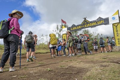 Kebakaran, Jalur Pendakian Torean dan Senaru Gunung Rinjani Ditutup Sementara